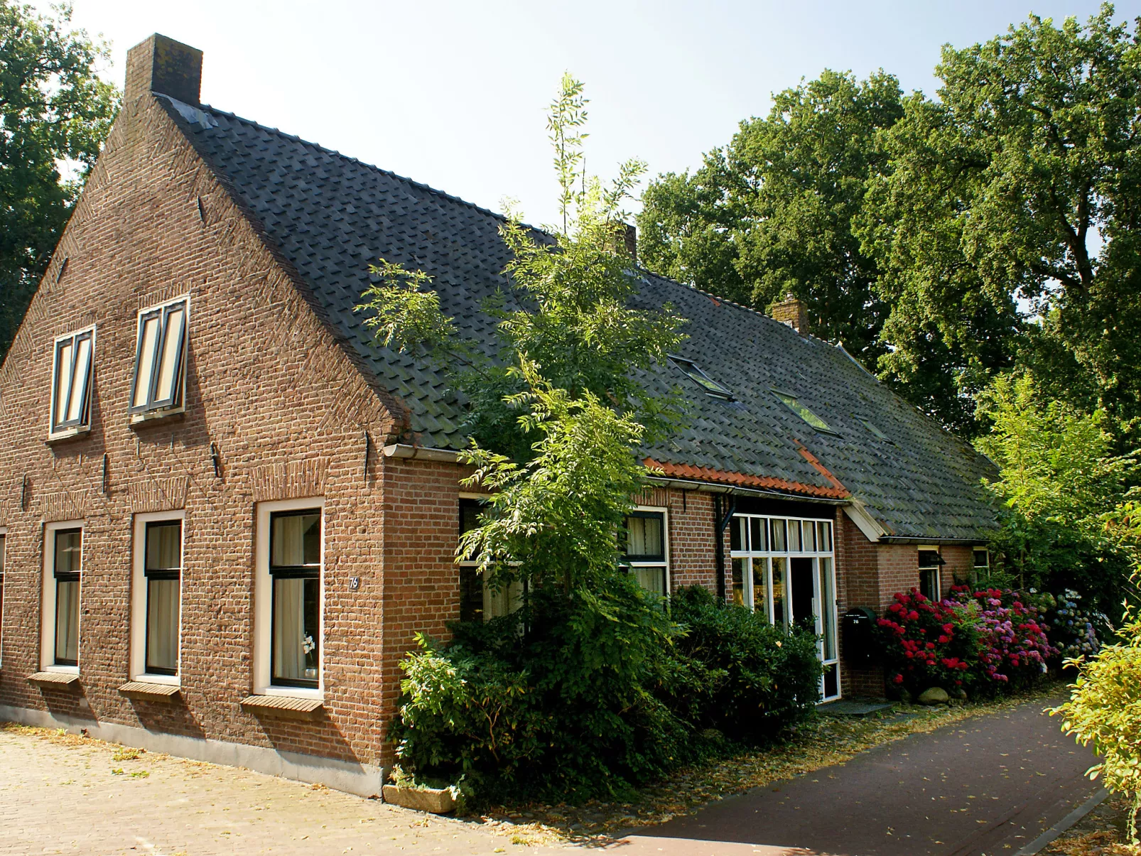Onder De Eiken-Outside