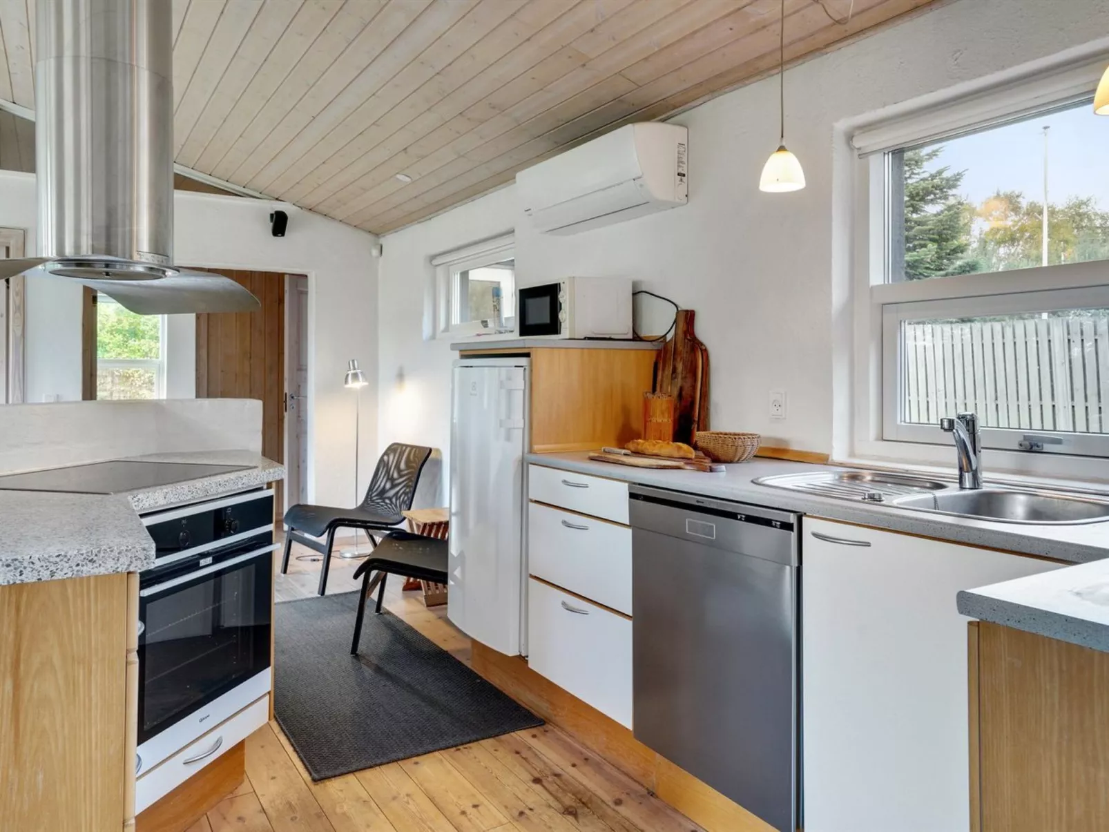 "Fay" - 25m from the sea-Inside