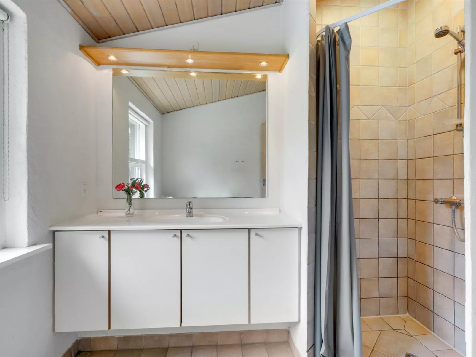 "Fay" - 25m from the sea-Inside