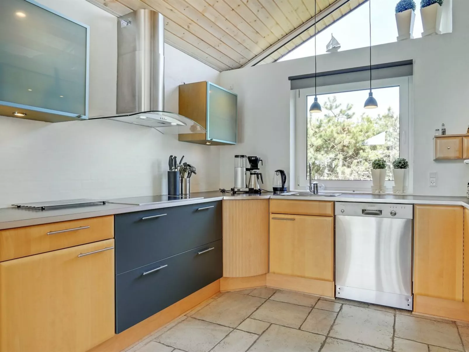 "Ehlin" - 150m from the sea-Inside
