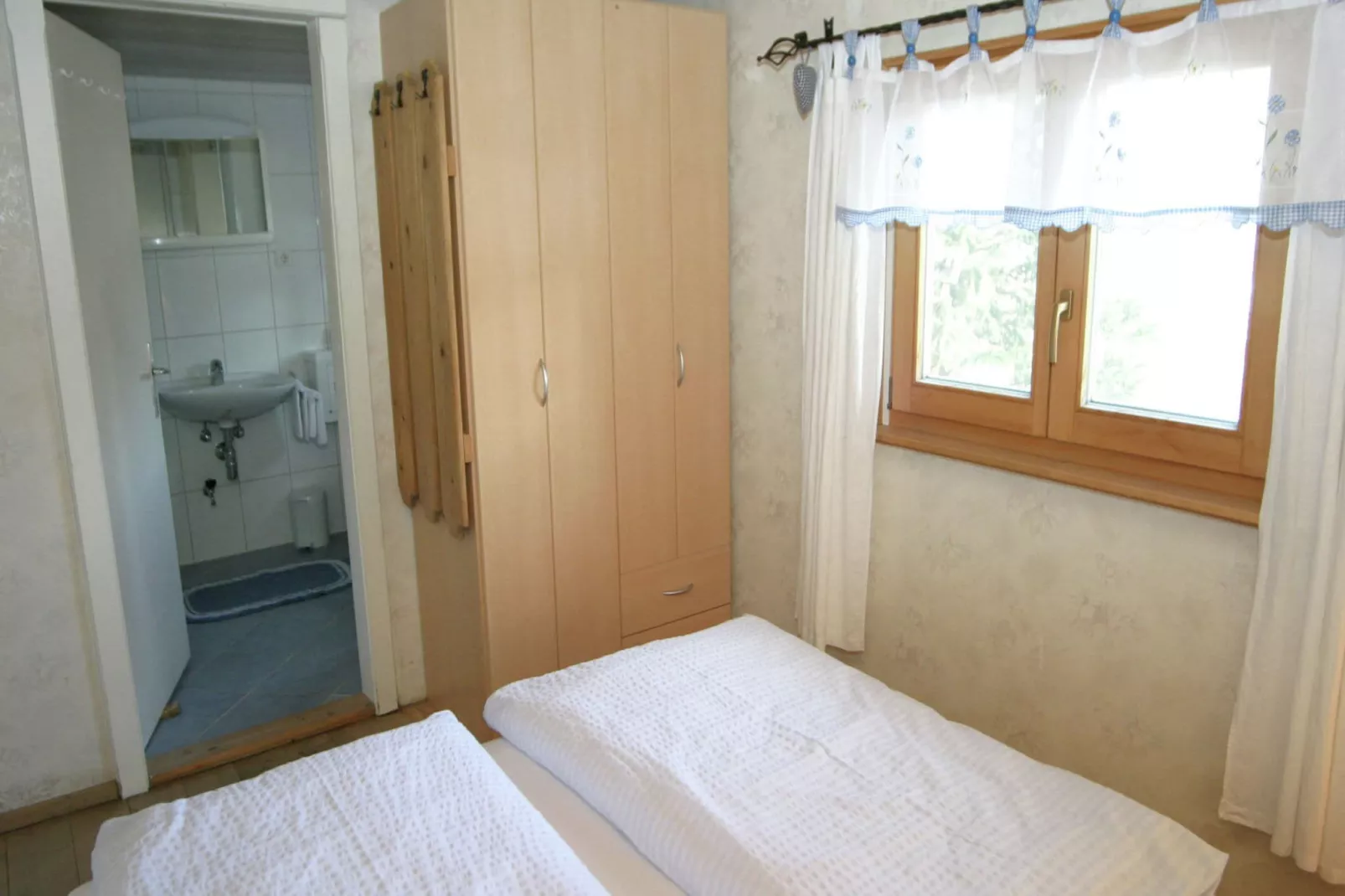 Singer-Bedroom