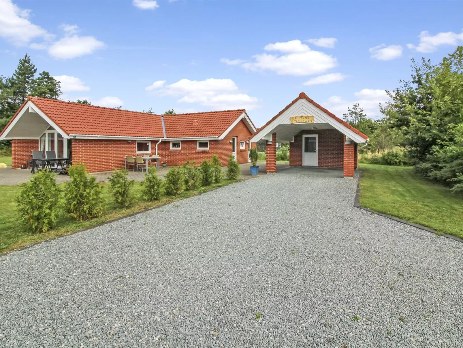 "Erp" - 10km from the sea-Outside