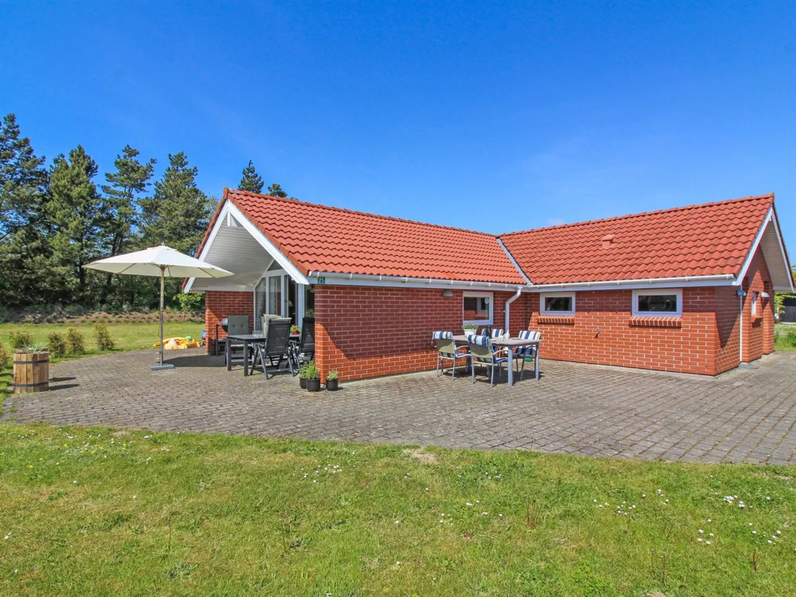 "Erp" - 10km from the sea-Outside