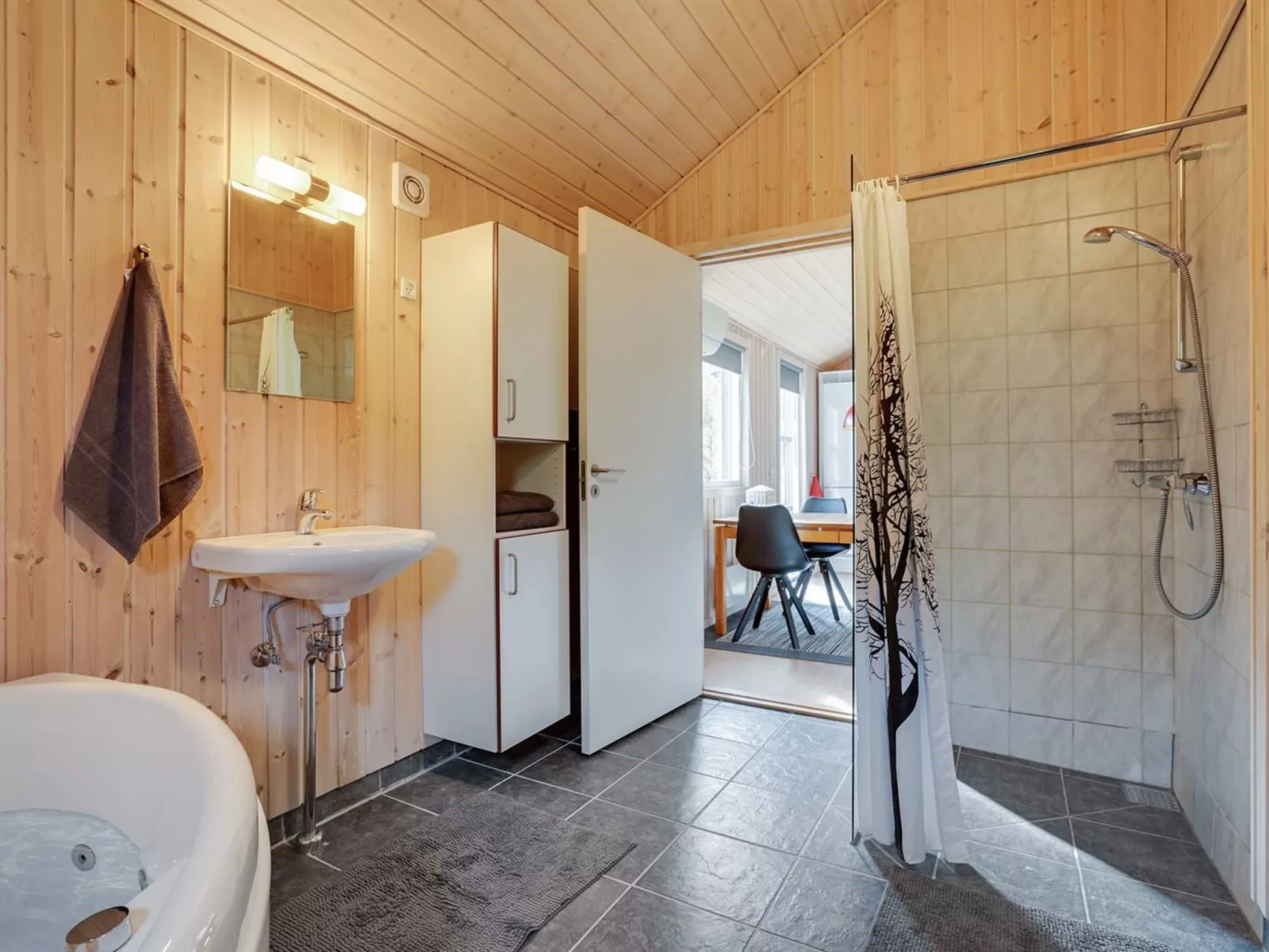 "Benno" - 2.1km from the sea-Outside