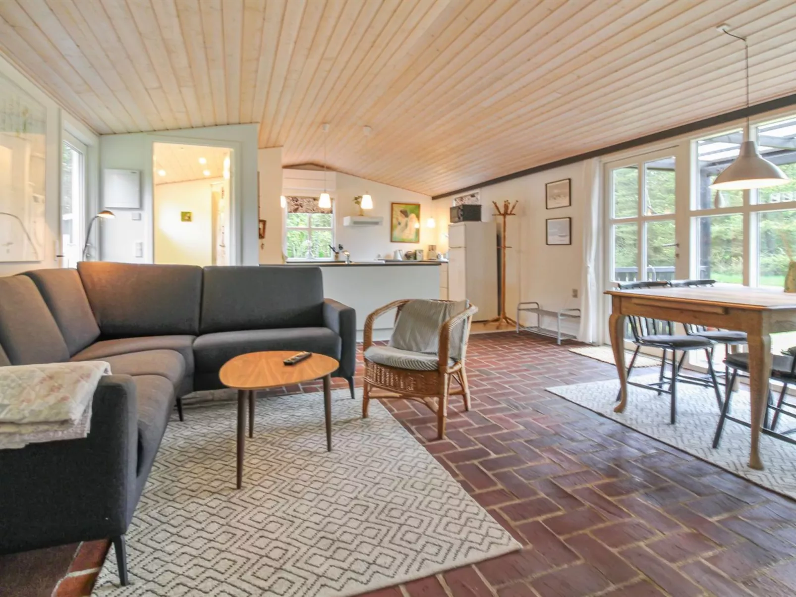 "Thekla" - 3km from the sea-Inside