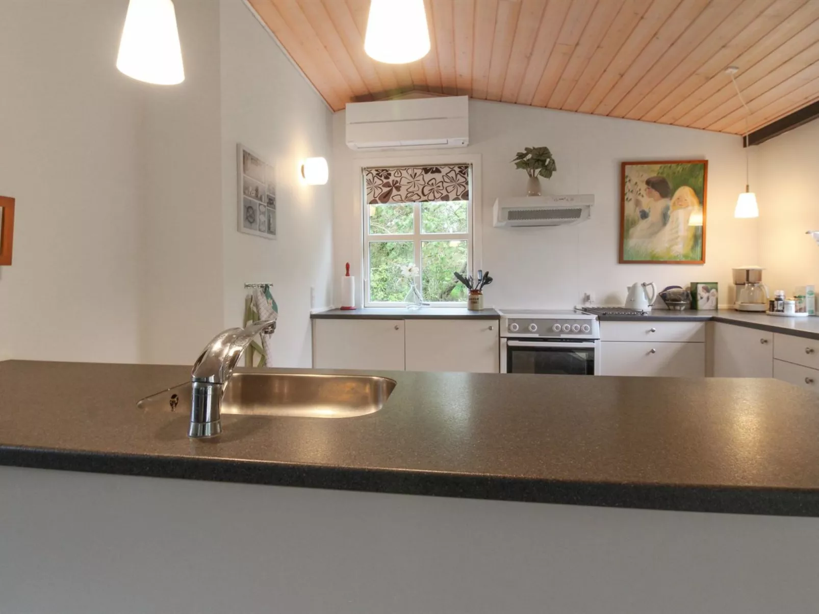 "Thekla" - 3km from the sea-Inside