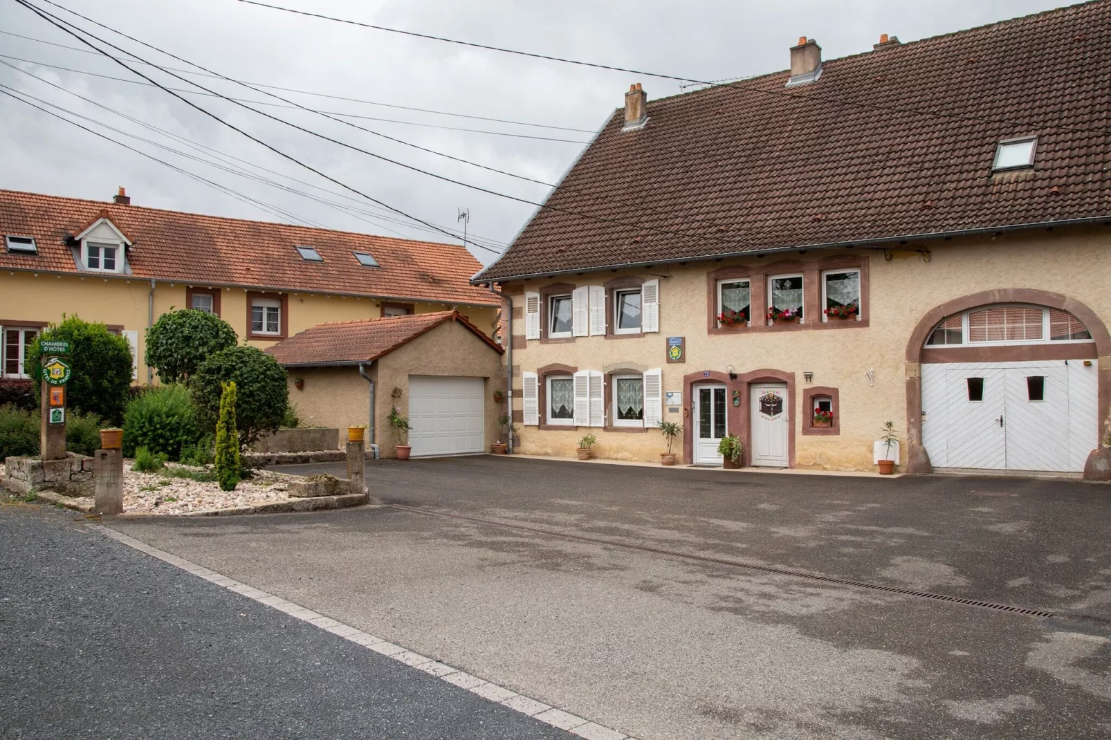 Gite au Grenier d'abondance-Exterior summer