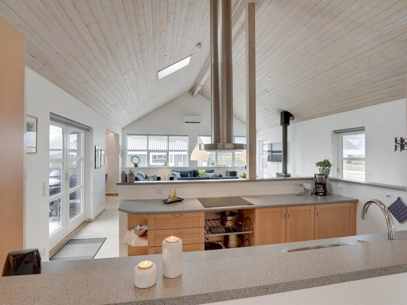 "Thorwith" - 150m from the sea-Inside