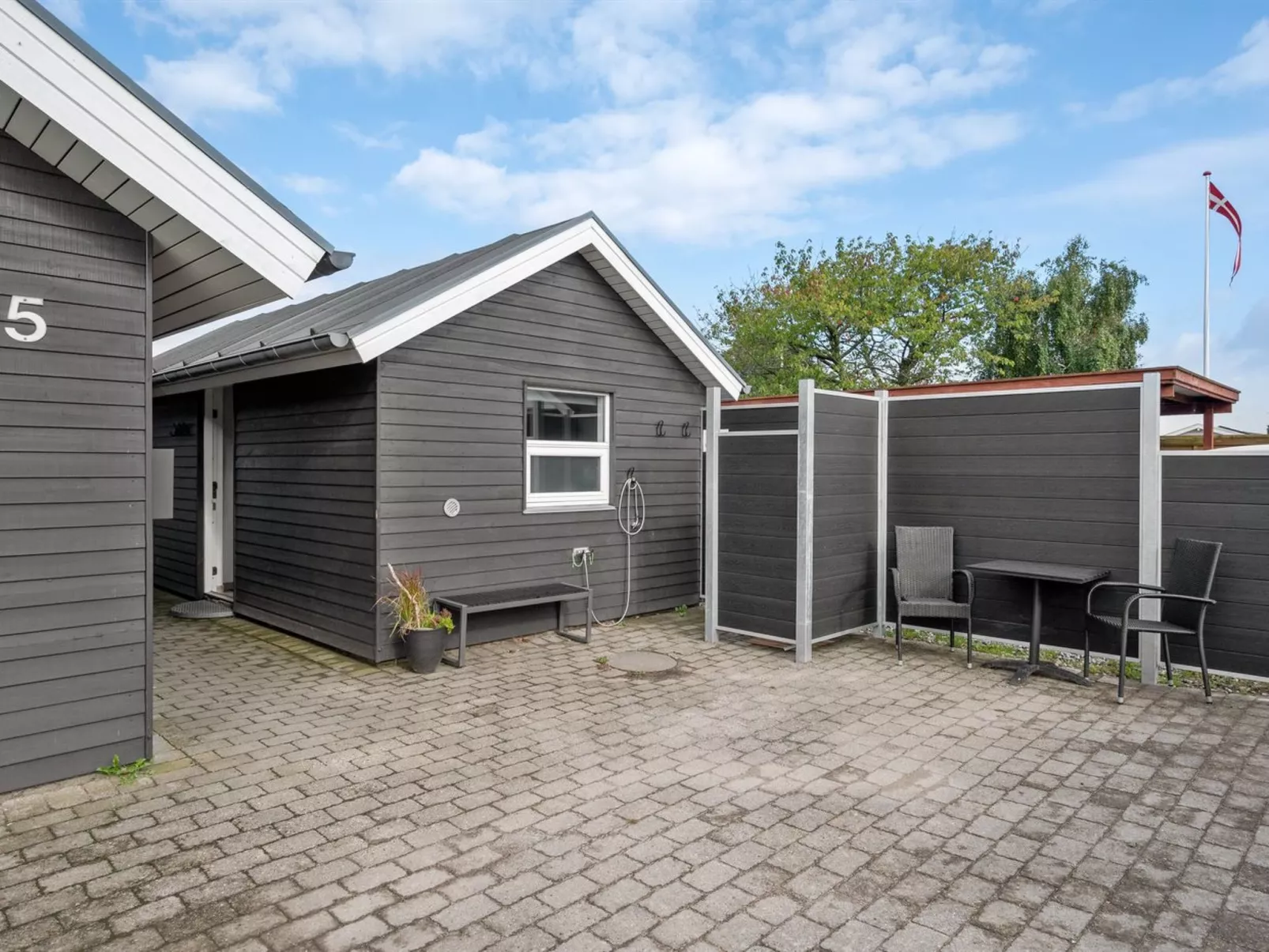 "Thorwith" - 150m from the sea-Outside