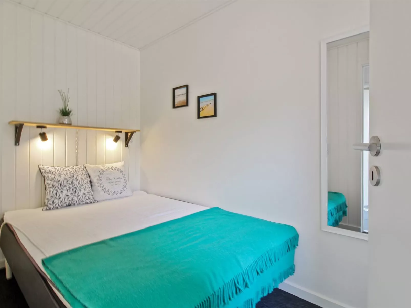 "Clemence" - 900m from the sea-Inside