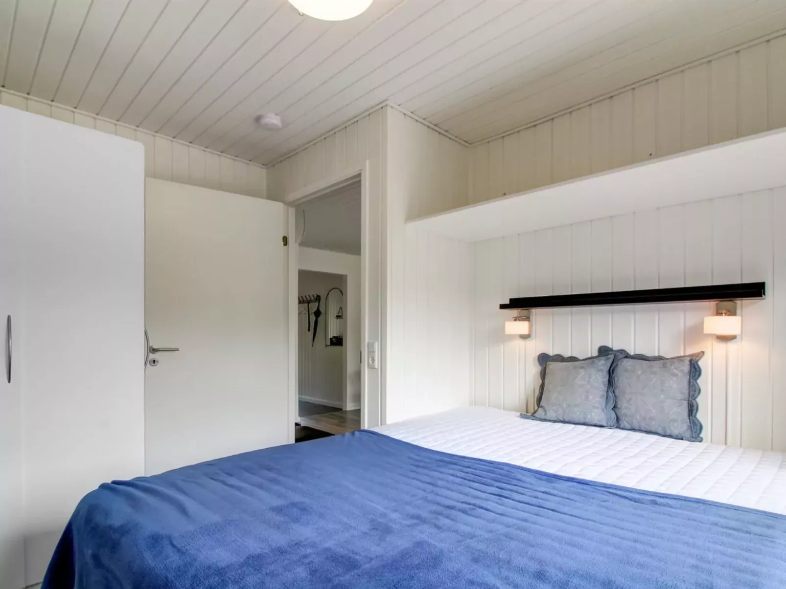 "Clemence" - 900m from the sea-Outside