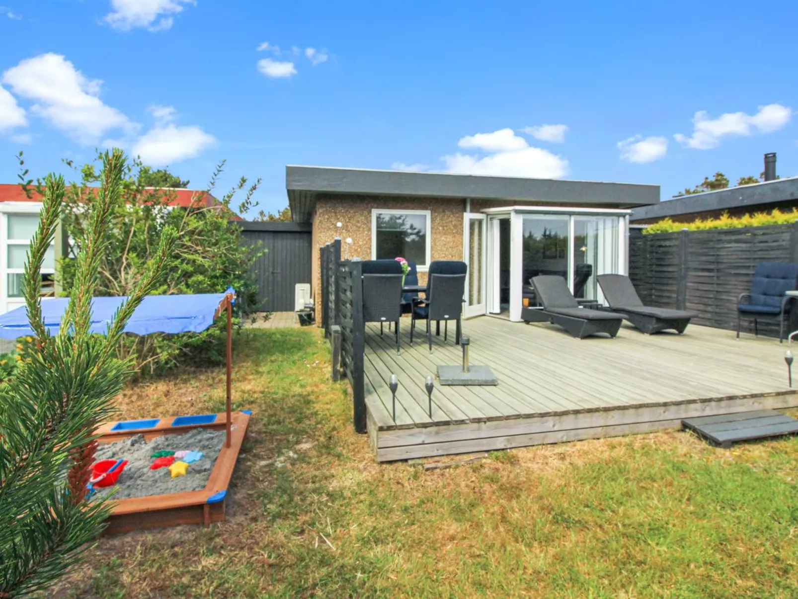 "Clemence" - 900m from the sea-Outside