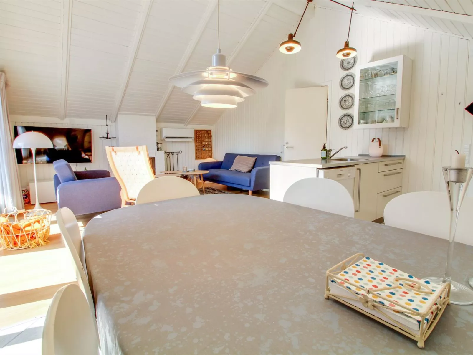 "Egbert" - 900m from the sea-Inside