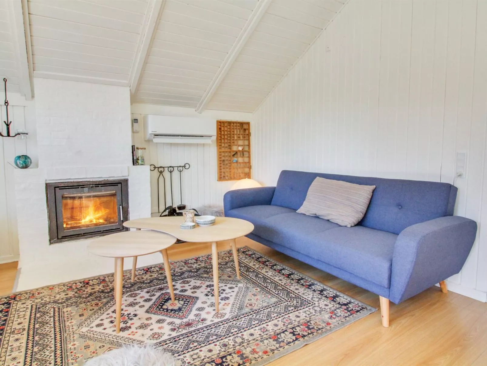 "Egbert" - 900m from the sea-Inside
