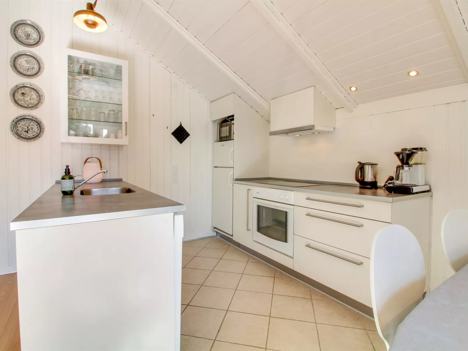"Egbert" - 900m from the sea-Inside