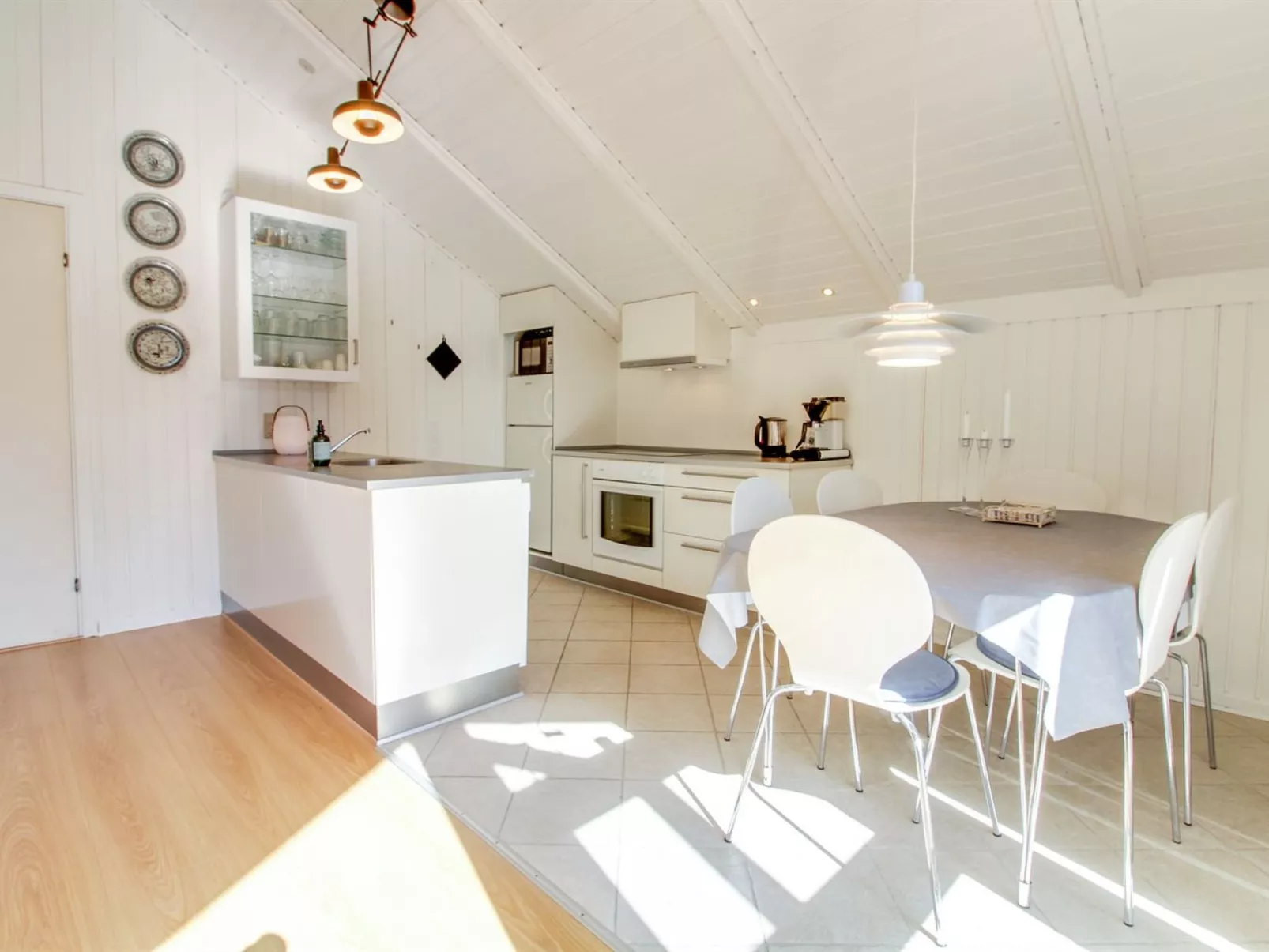"Egbert" - 900m from the sea-Inside