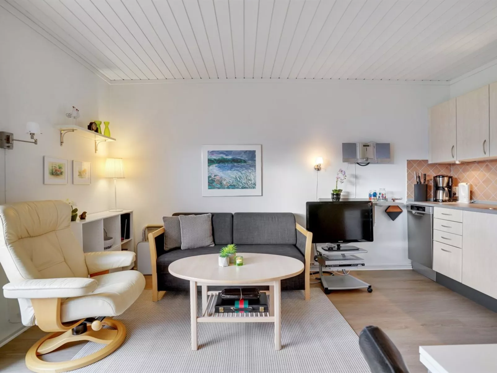 "Elevus" - 10m from the sea-Inside