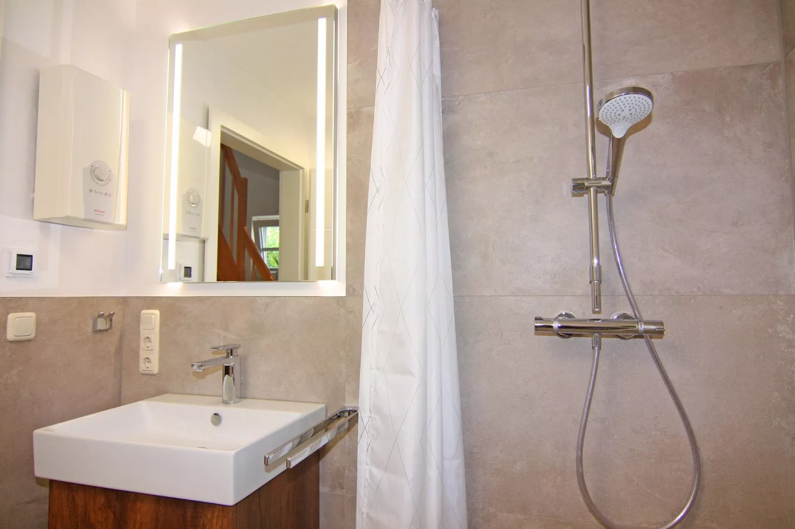 DHH Dünenhaus I links DHH-Salle de bain