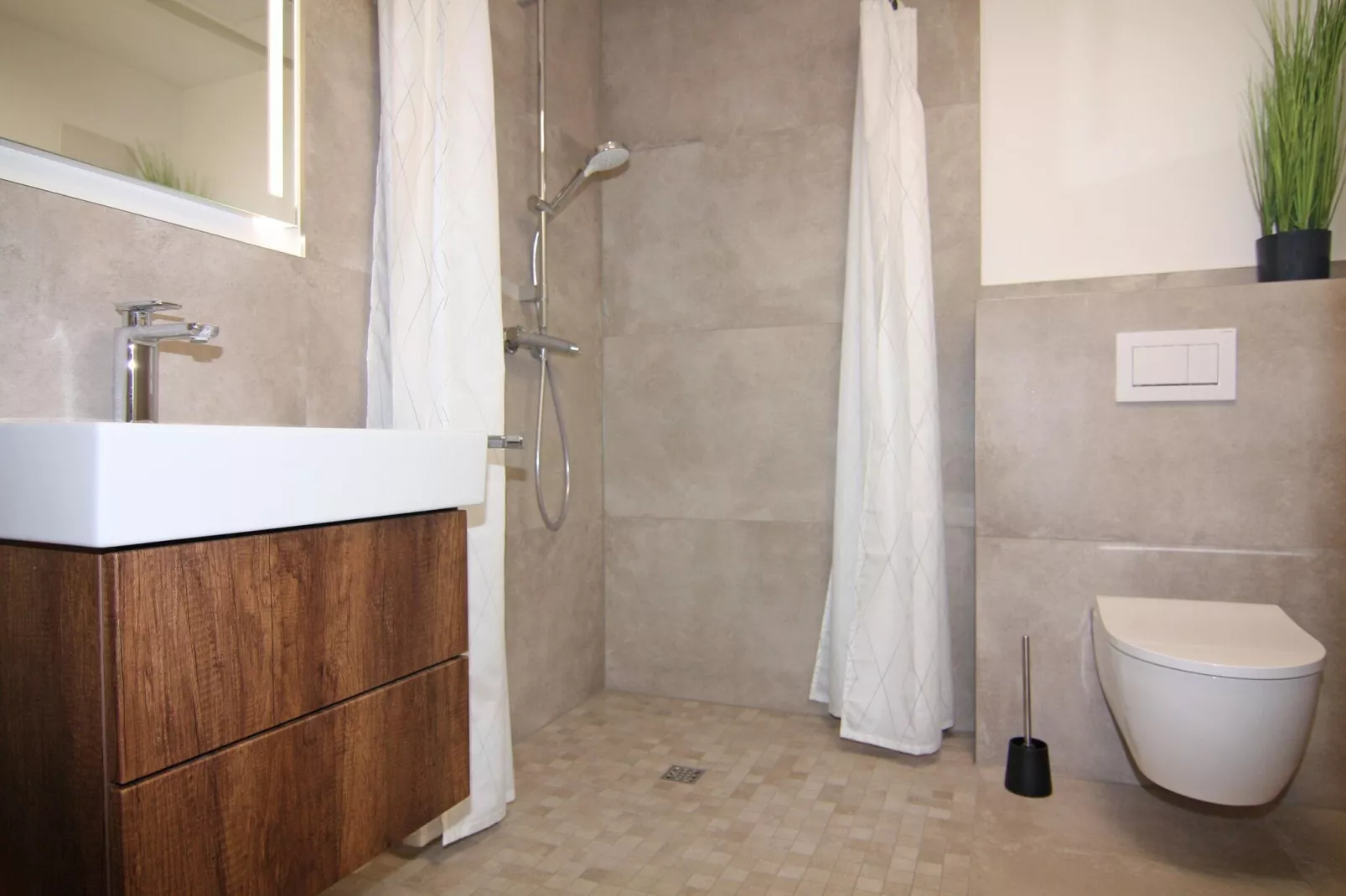 DHH Dünenhaus I links DHH-Salle de bain
