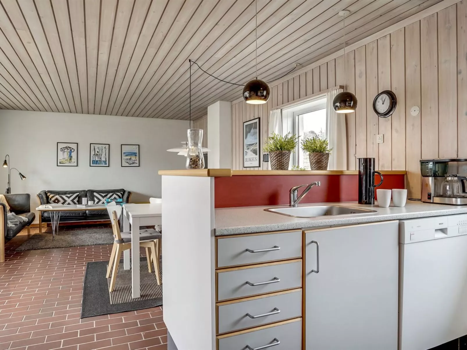 "Emiljan" - 400m from the sea-Dedans