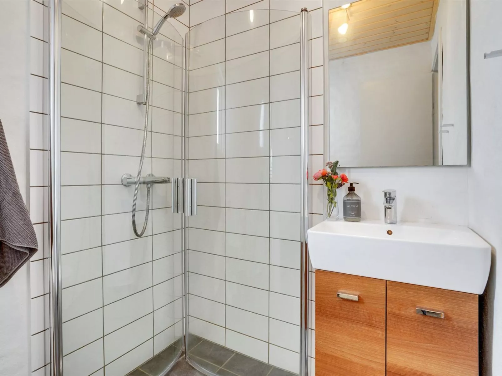 "Evgenia" - 950m from the sea-Inside