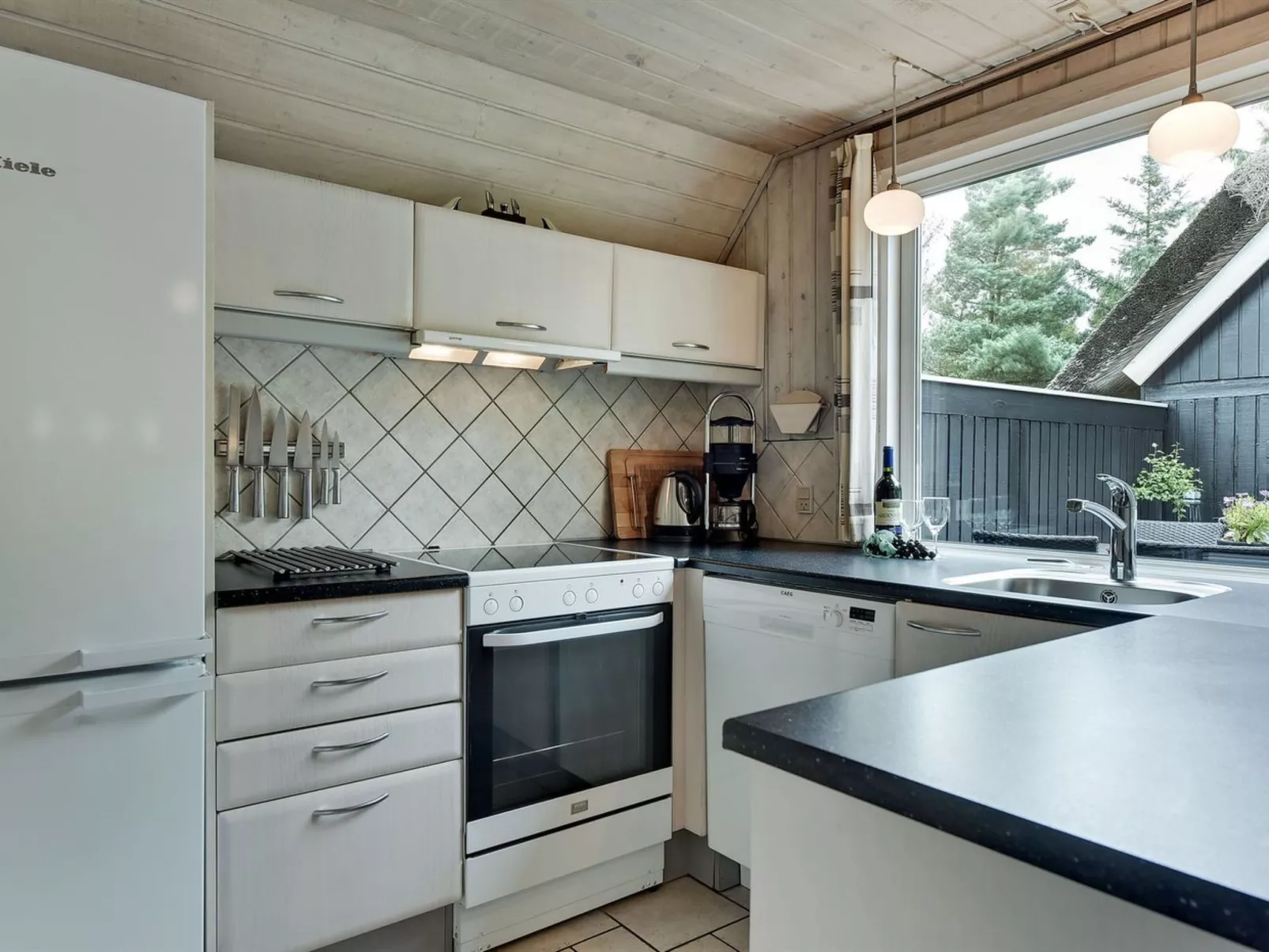 "Patrik" - 1.4km from the sea-Inside