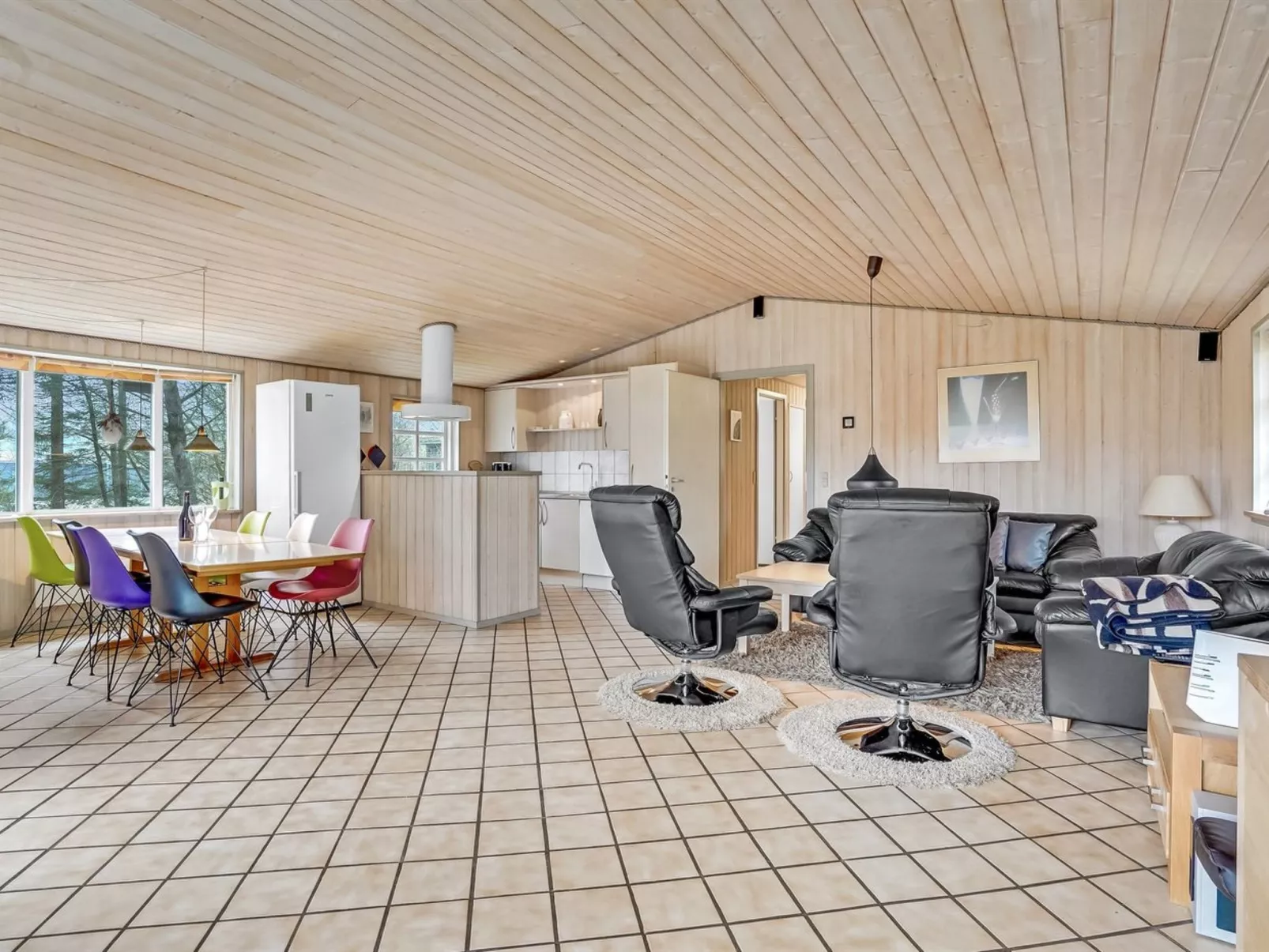 "Joonatan" - 30km from the sea-Inside
