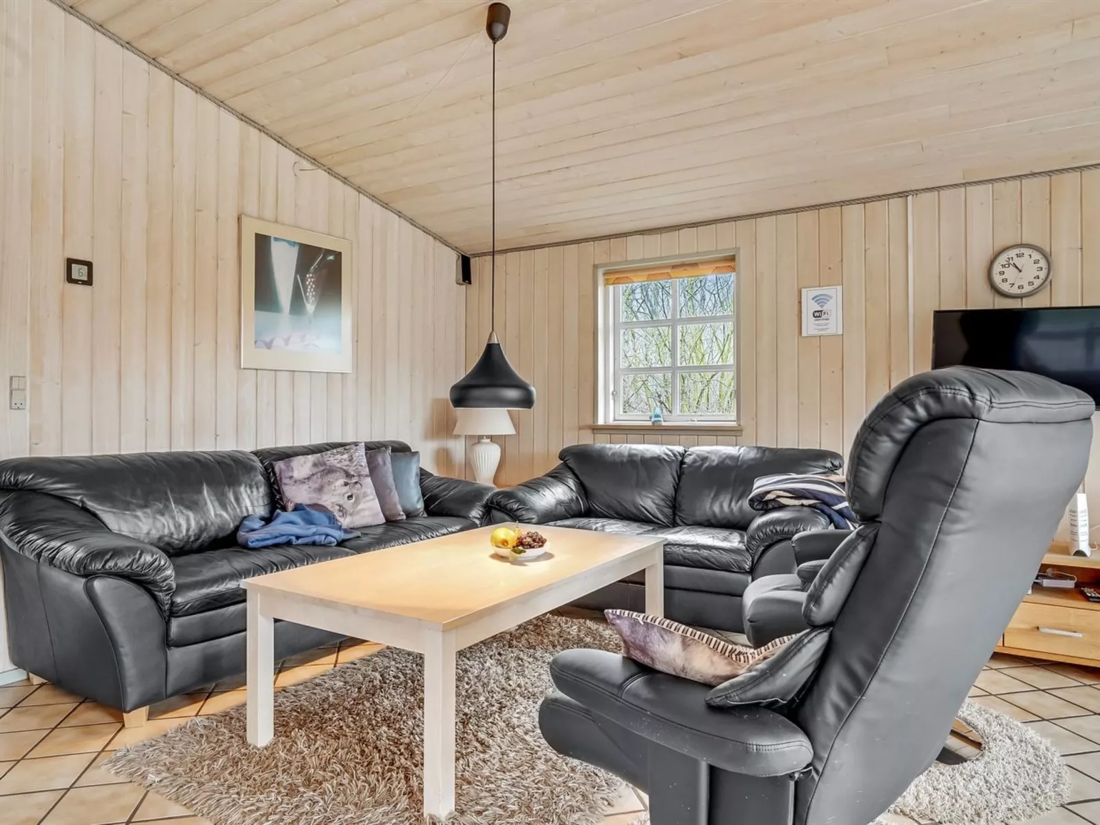 "Joonatan" - 30km from the sea-Inside