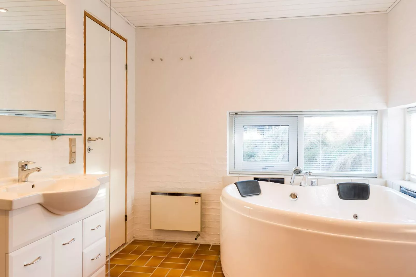 Maison de vacances pour 8 a Henne-Spa