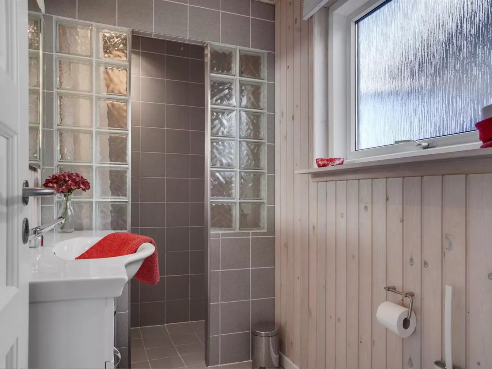 "Mikko" - 2.2km from the sea-Inside