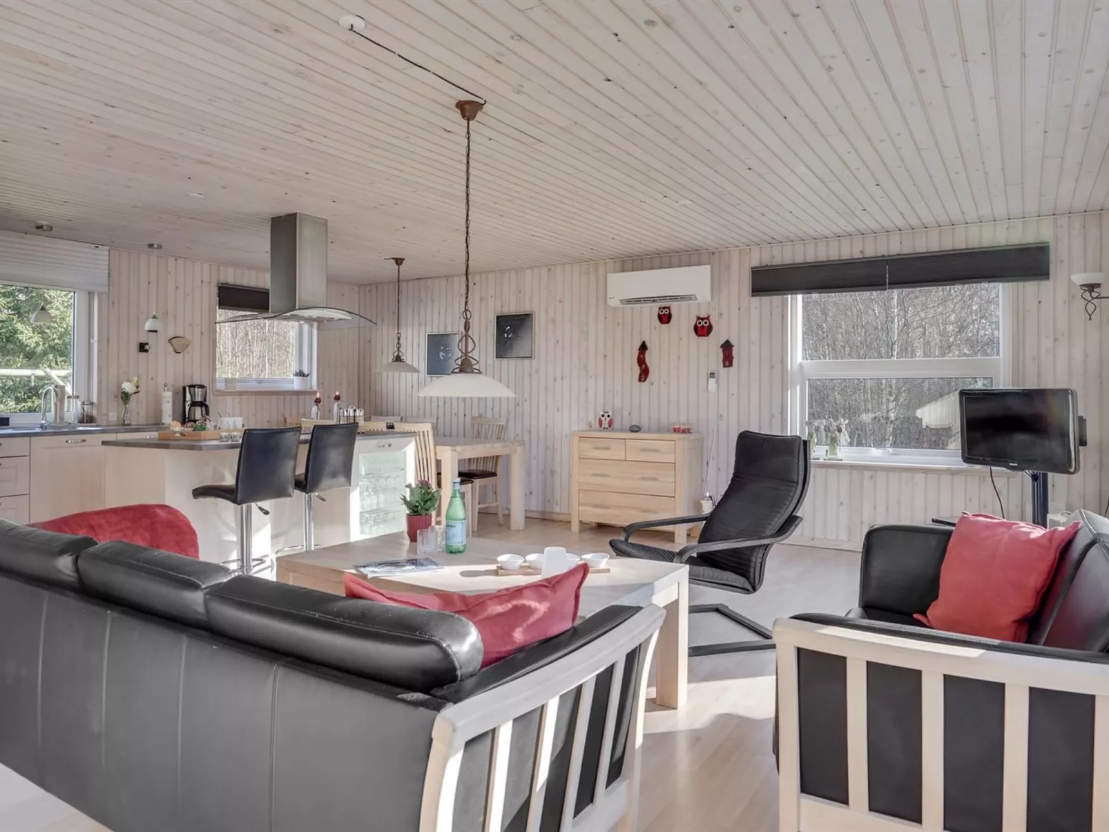 "Mikko" - 2.2km from the sea-Inside