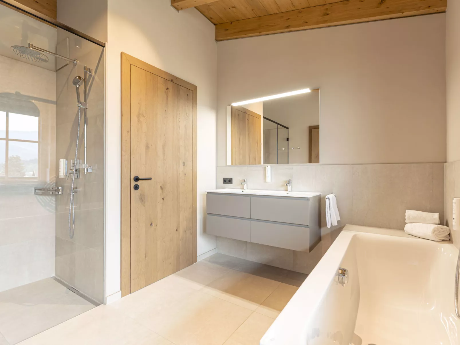 Penthouse mit 3 Schlafzimmern & IR-Sauna-Inside