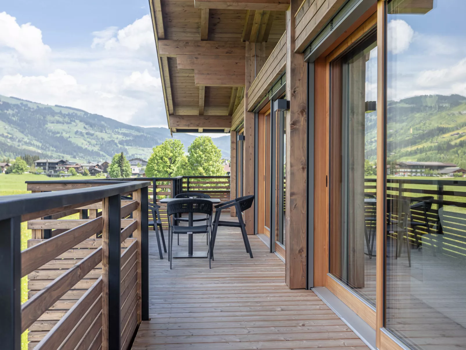 Penthouse mit 3 Schlafzimmern & IR-Sauna-Outside