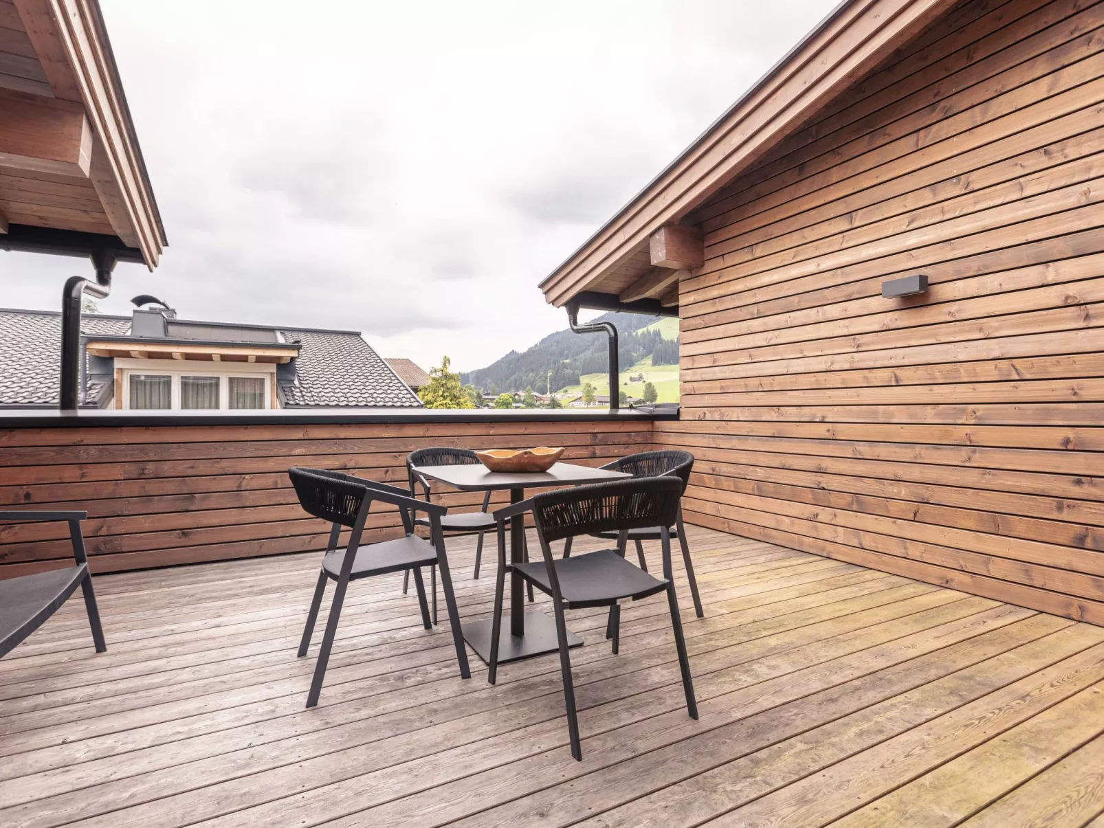 Penthouse mit 3 Schlafzimmern & IR-Sauna-Outside