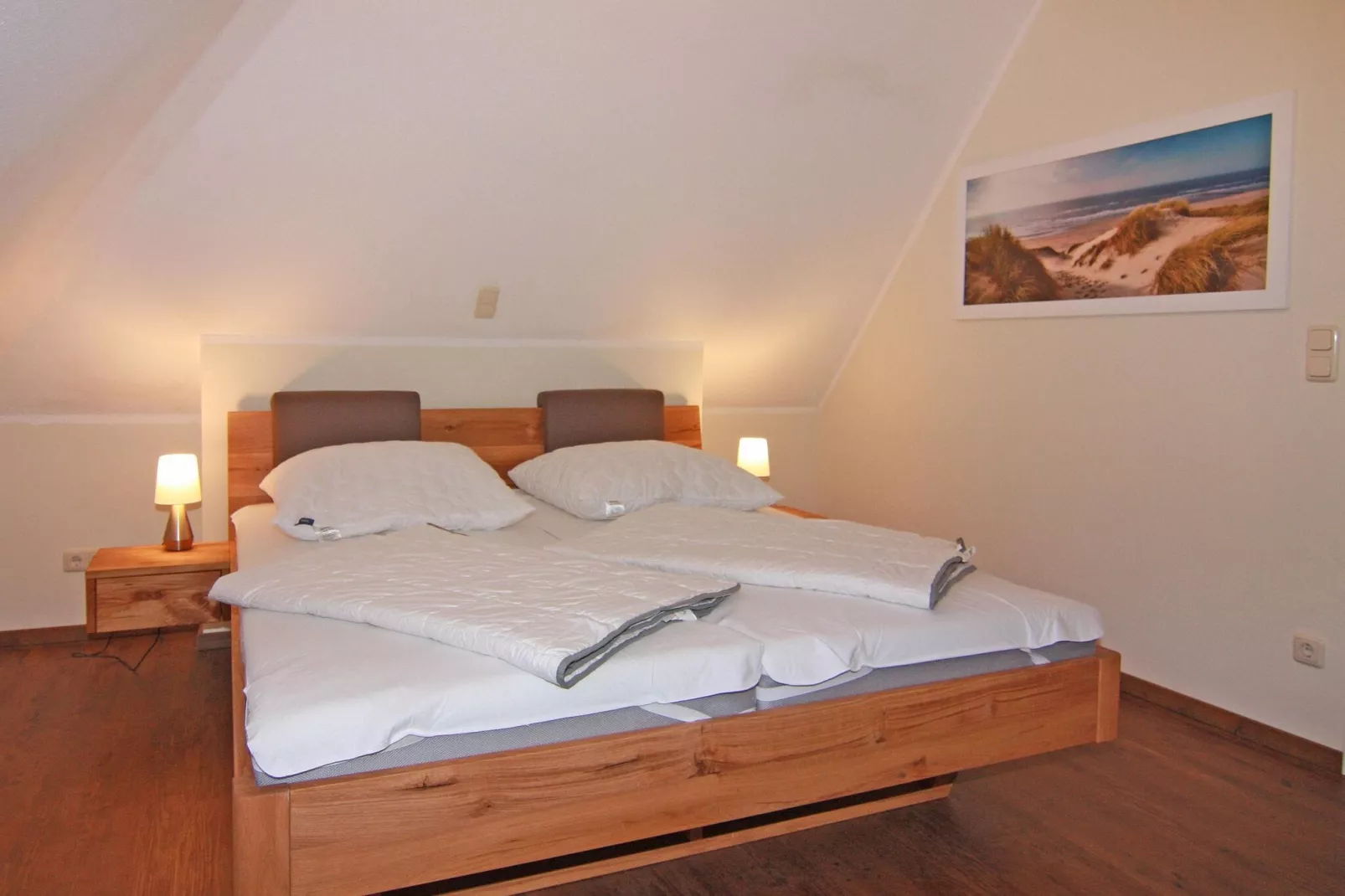 DHH Dünenhaus II rechts-Bedroom