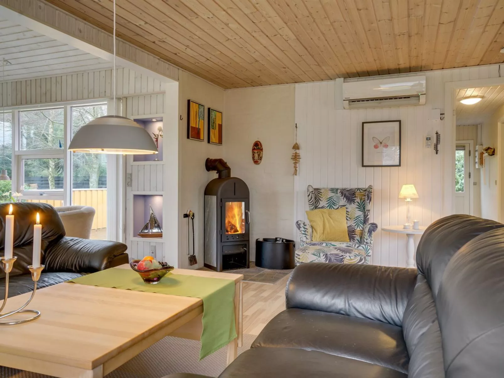 "Nico" - 1.1km from the sea-Inside