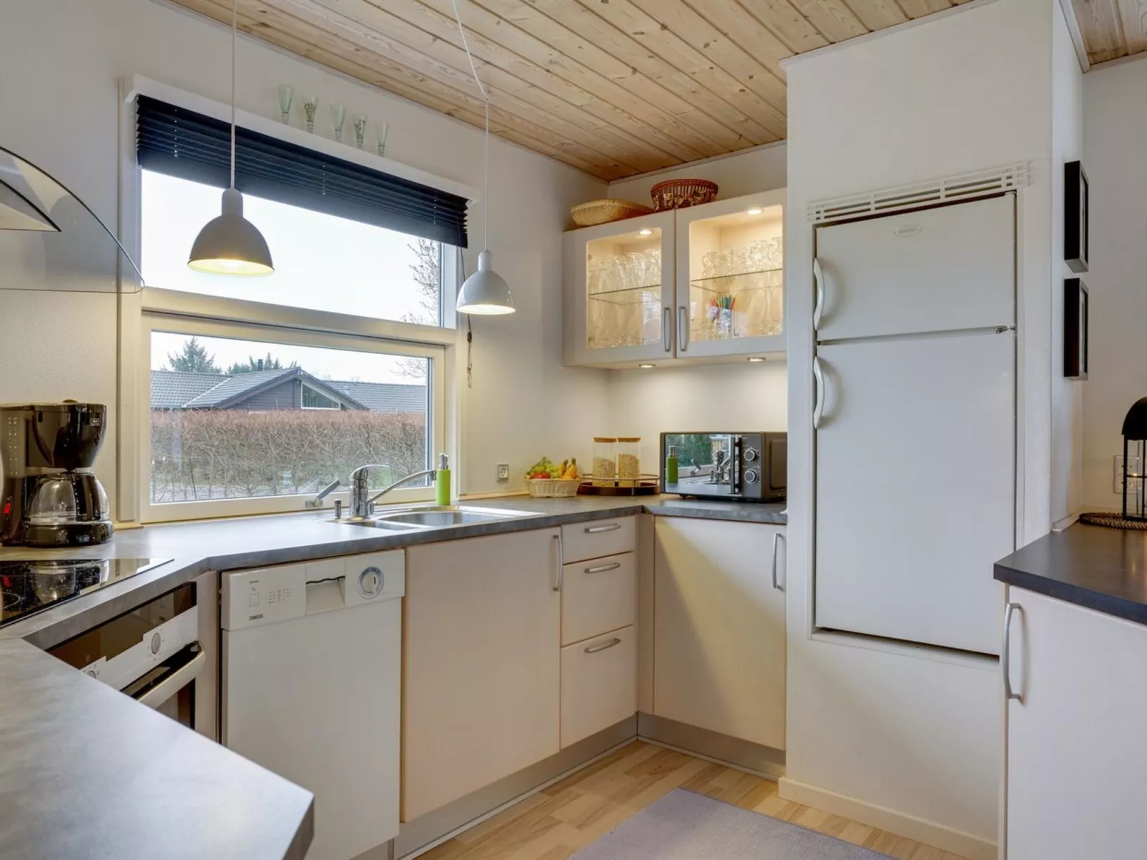 "Nico" - 1.1km from the sea-Inside