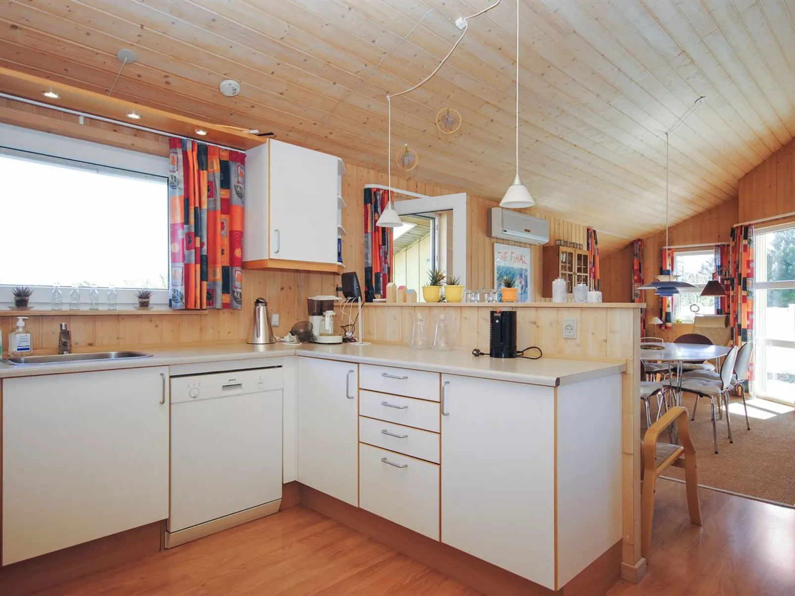 "Antto" - 900m from the sea-Inside