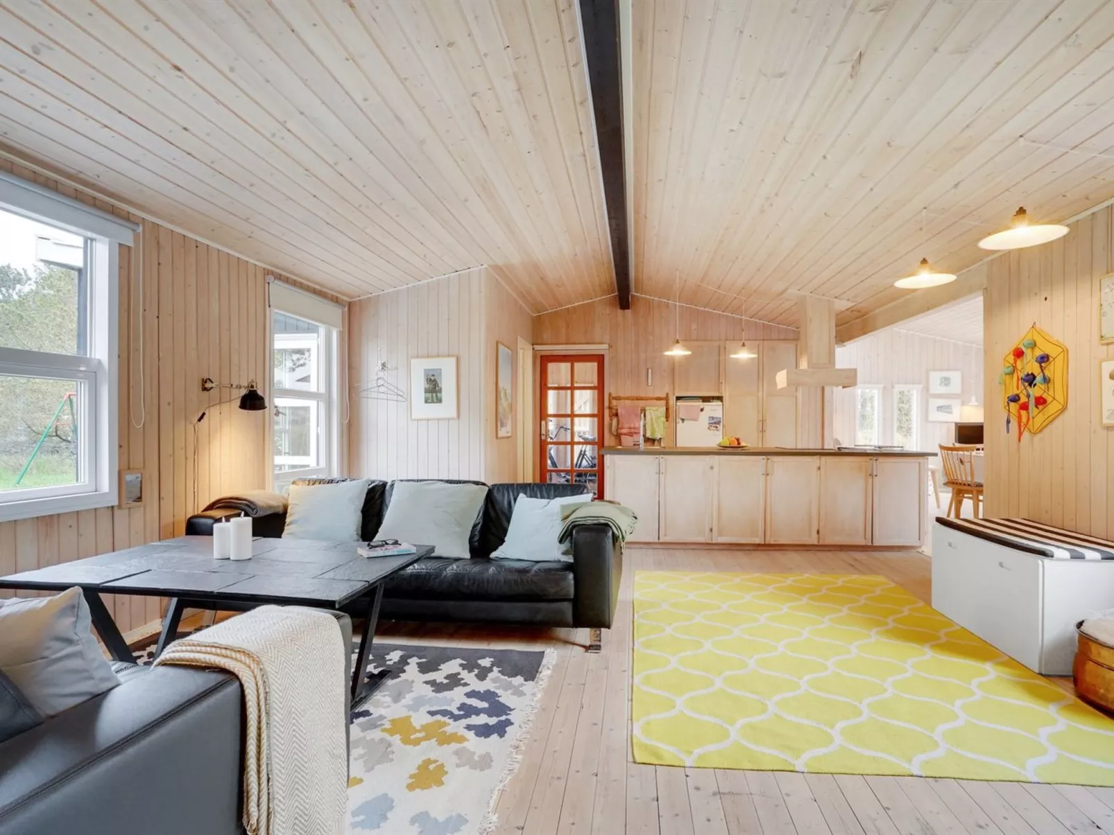"Eroll" - 1.8km from the sea-Inside