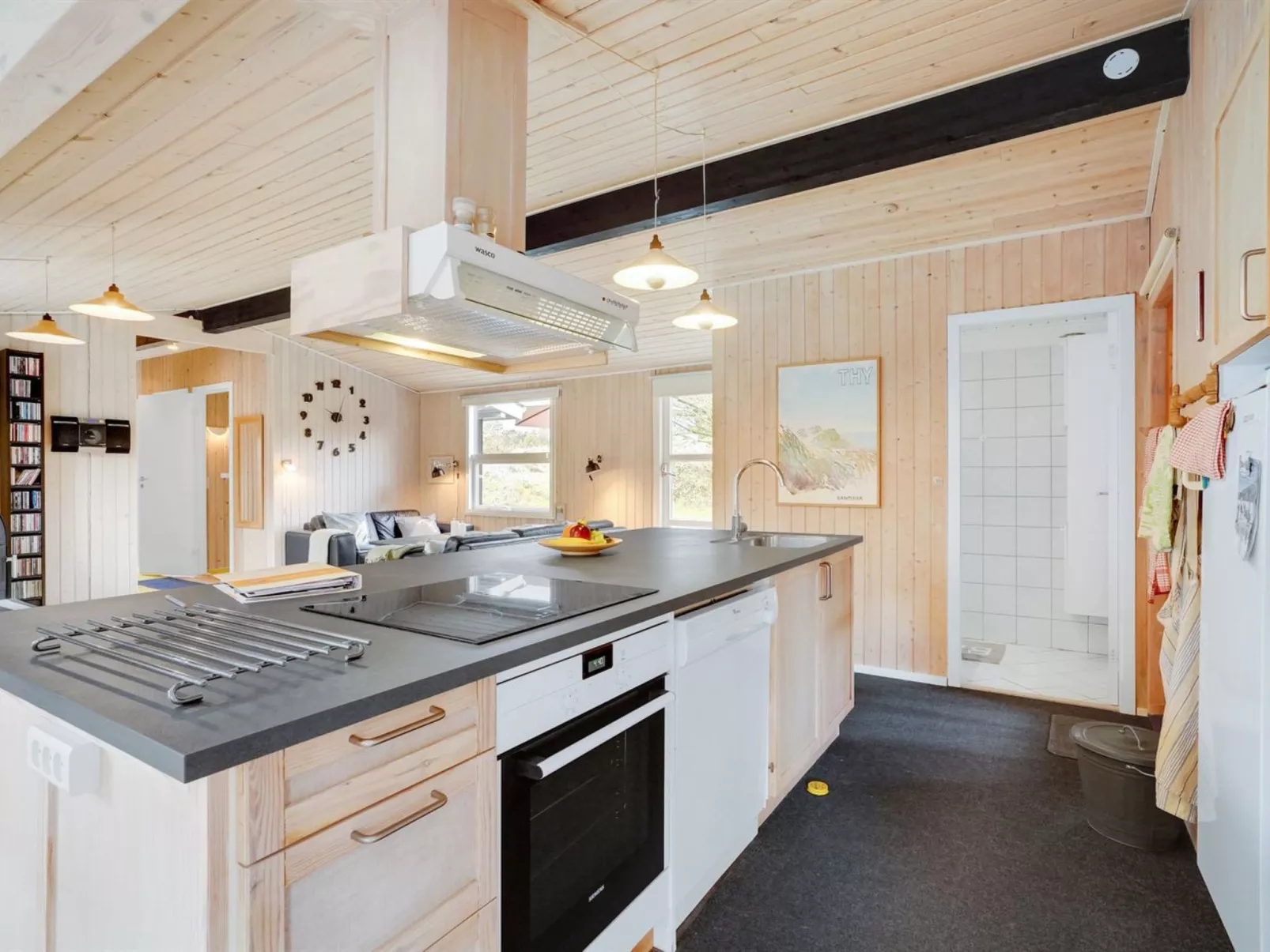"Eroll" - 1.8km from the sea-Inside