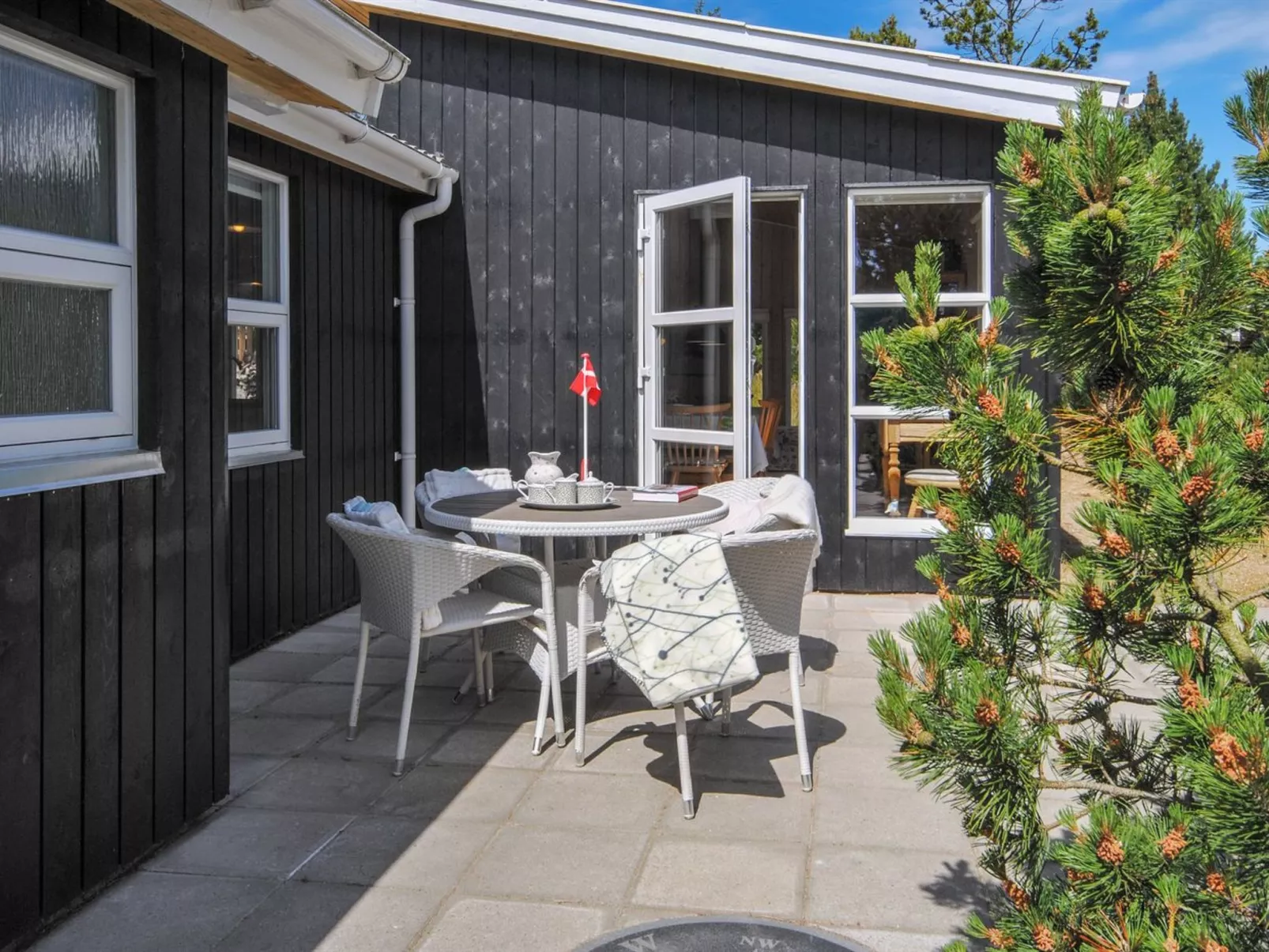 "Eroll" - 1.8km from the sea-Outside