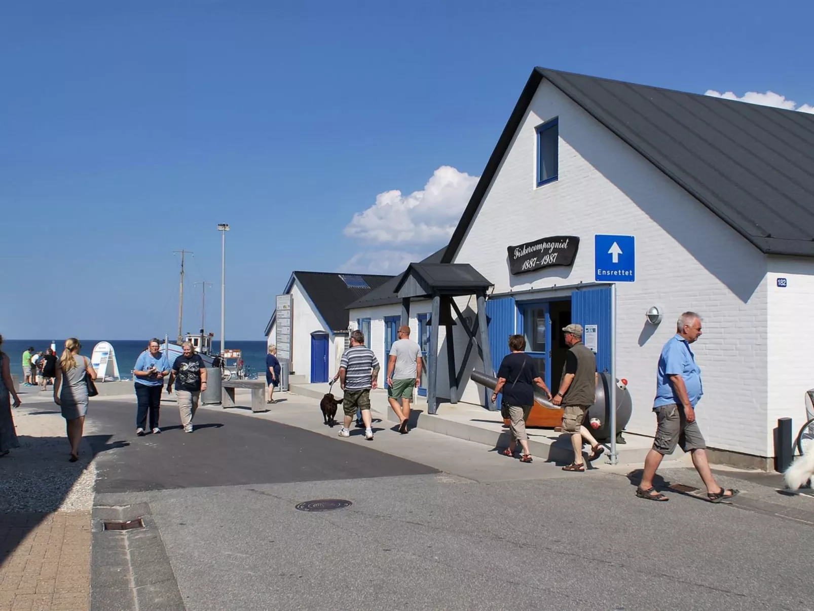 "Eroll" - 1.8km from the sea-Outside