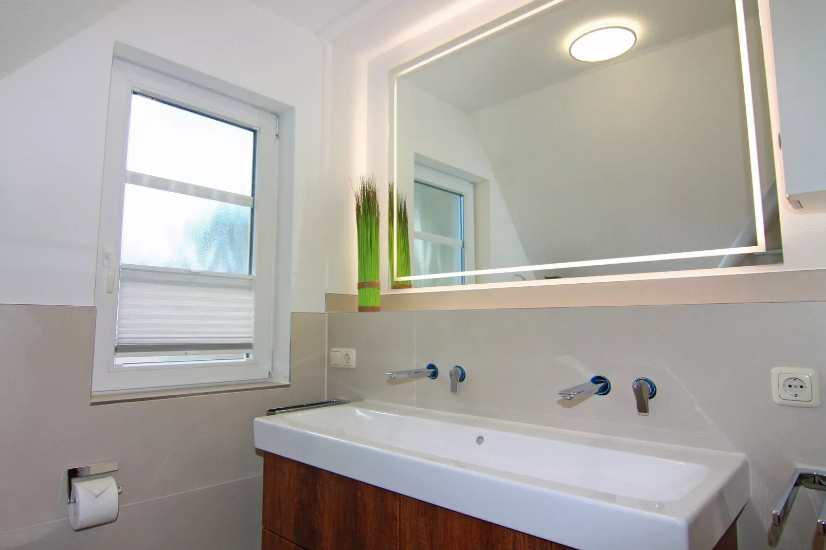 DHH Dünenhaus II rechts-Bathroom