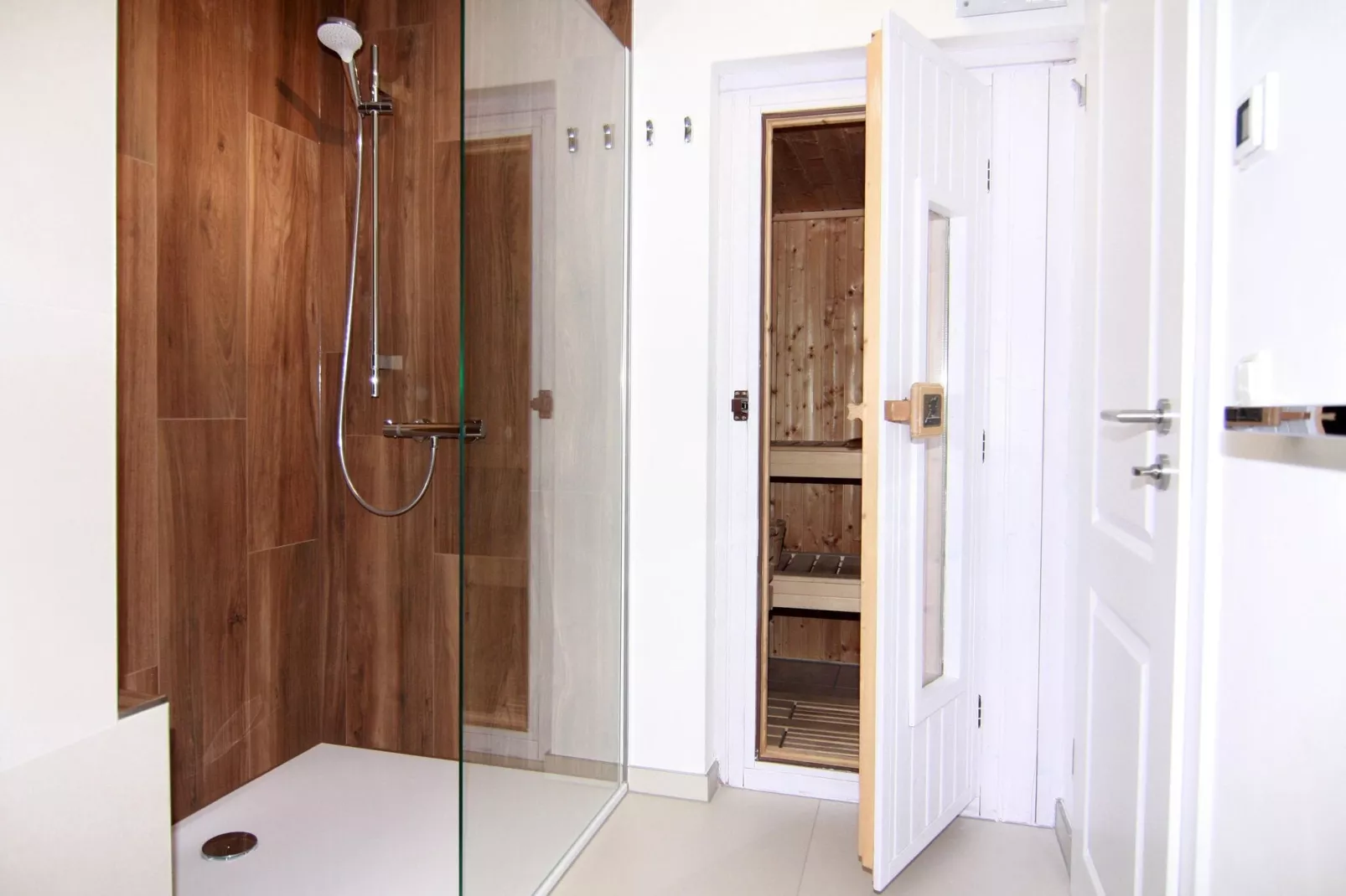 DHH Dünenhaus II rechts-Bathroom