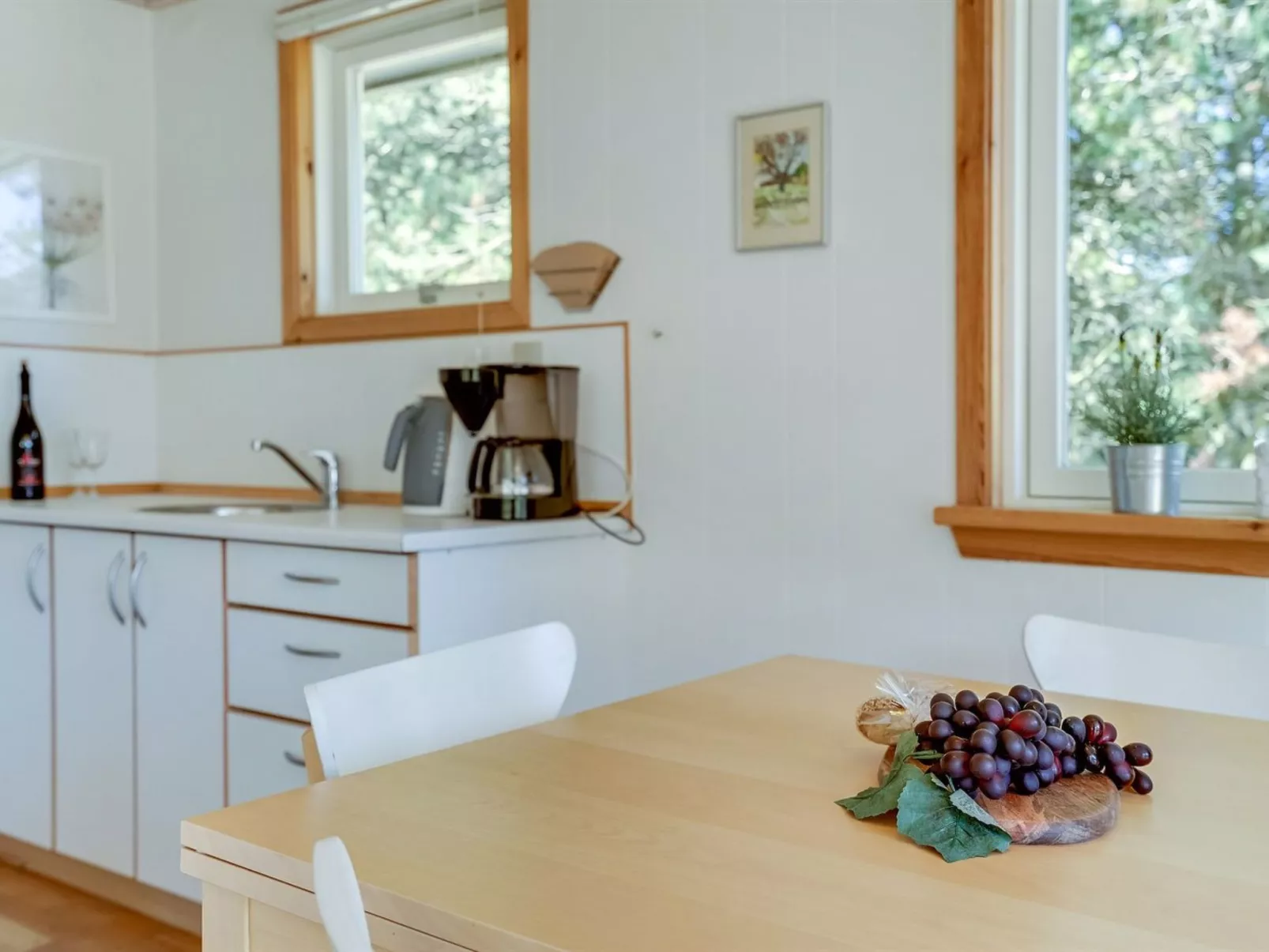 "Hwit" - 300m from the sea-Inside