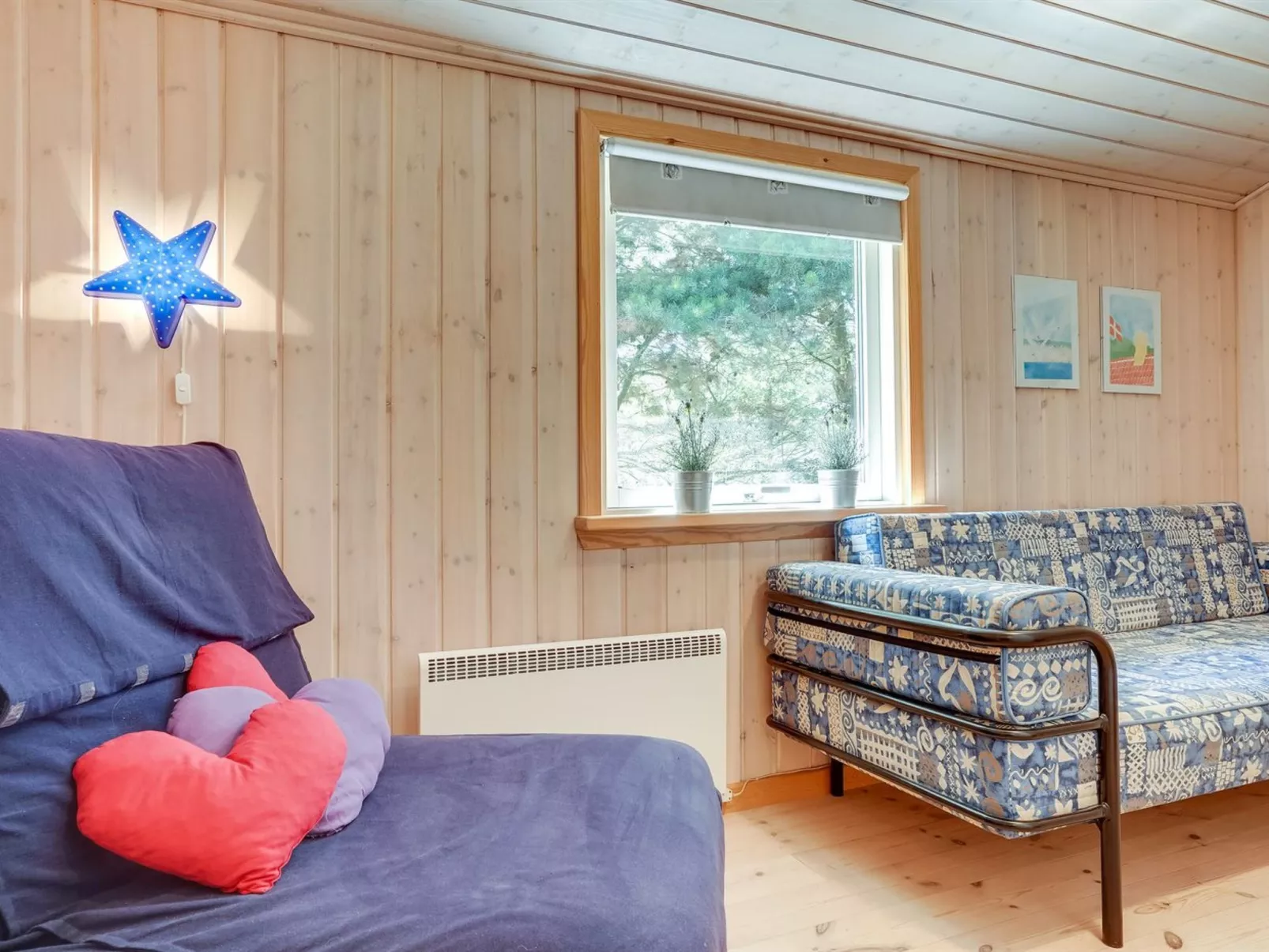 "Hwit" - 300m from the sea-Inside