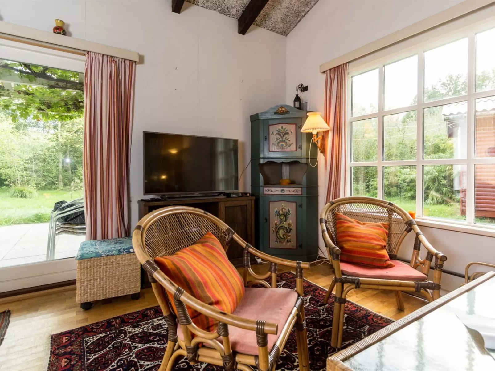 "Glenn" - 250m from the sea-Inside