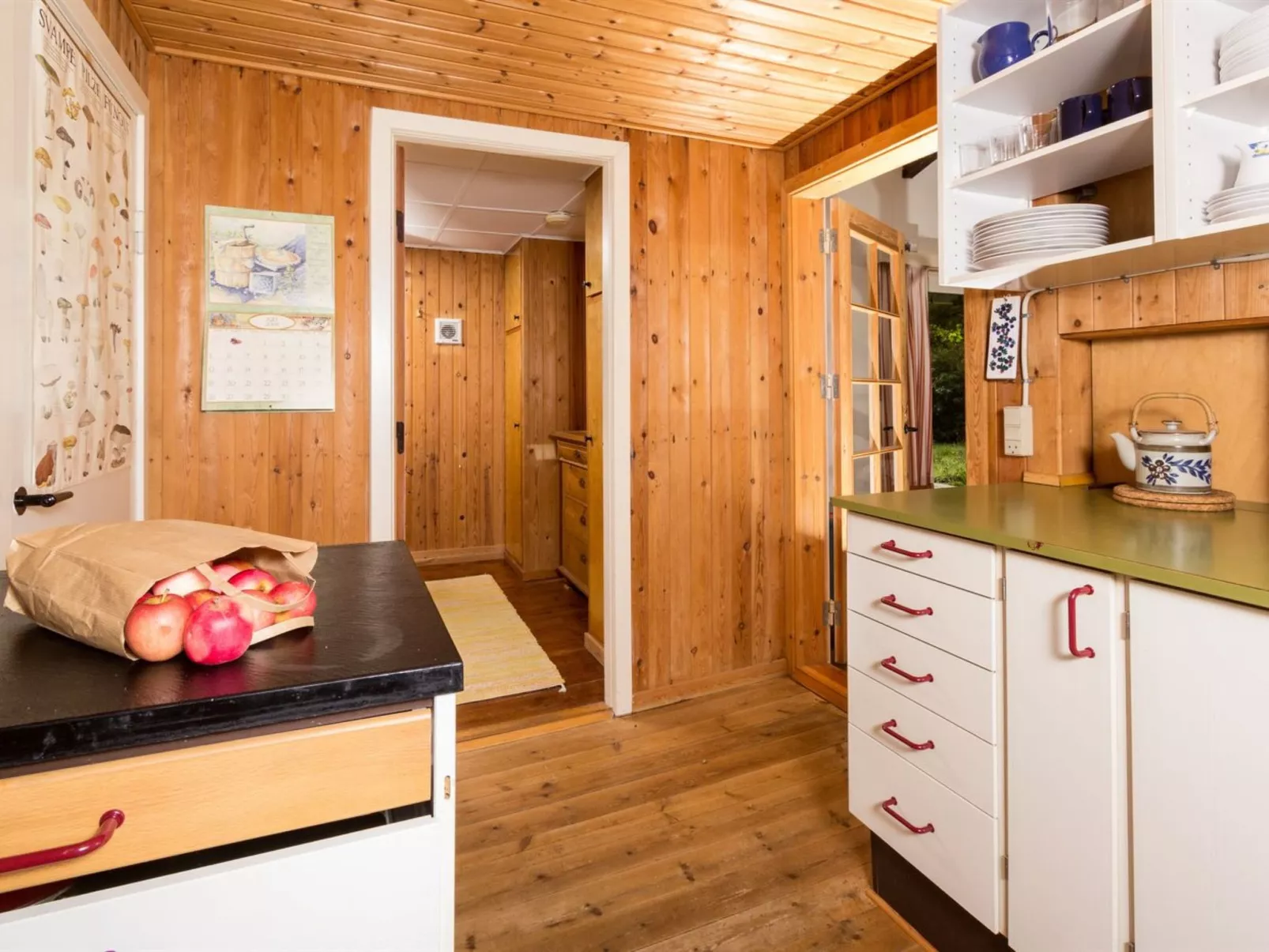 "Glenn" - 250m from the sea-Inside