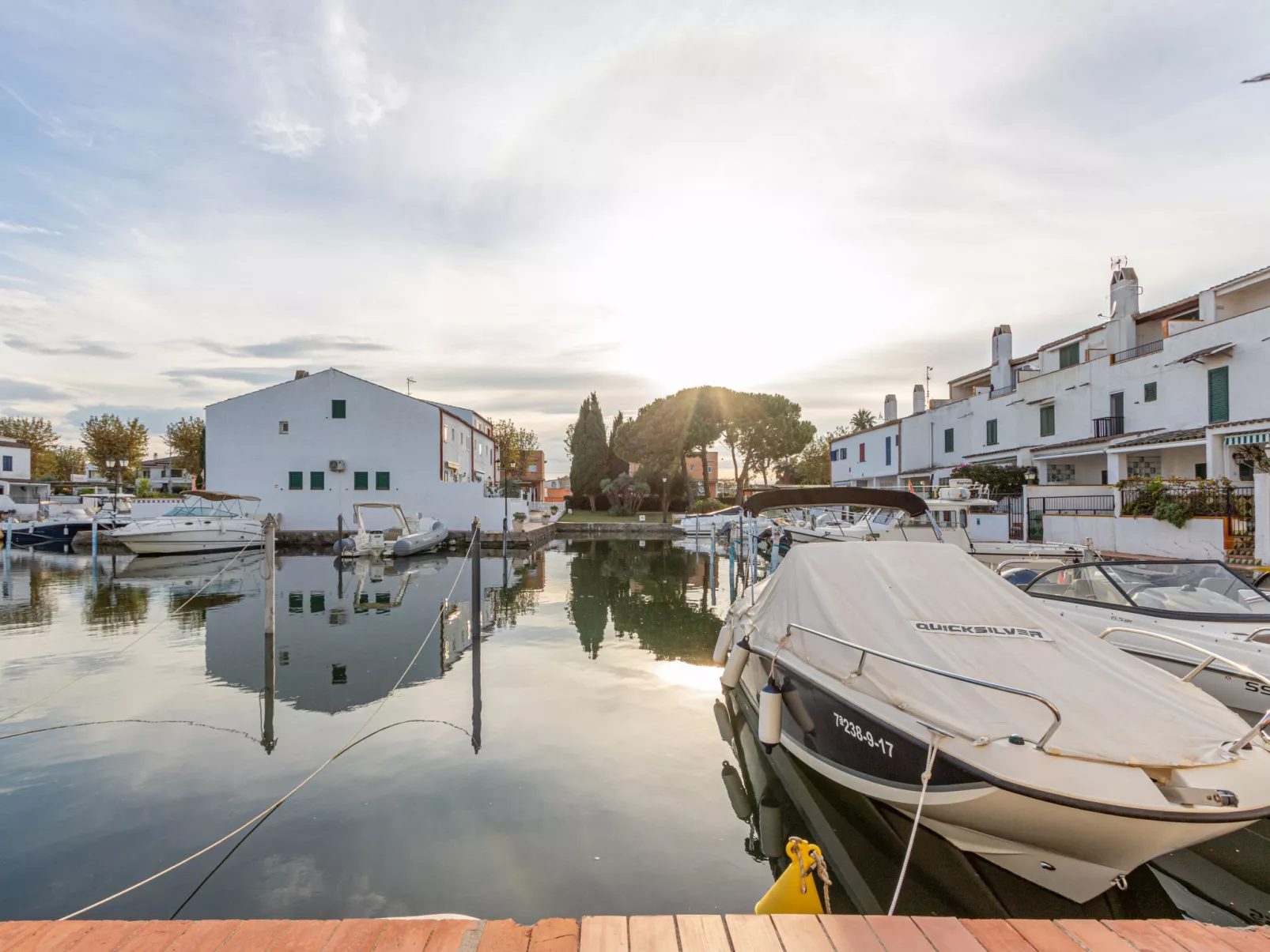 Port Currican-Outside