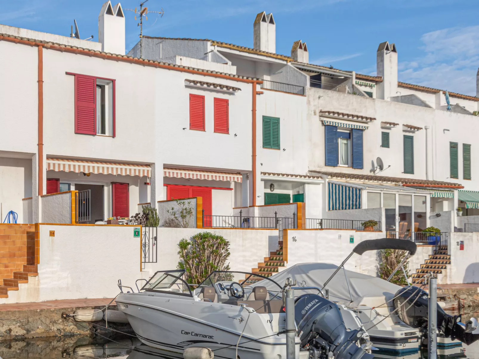 Port Currican-Outside
